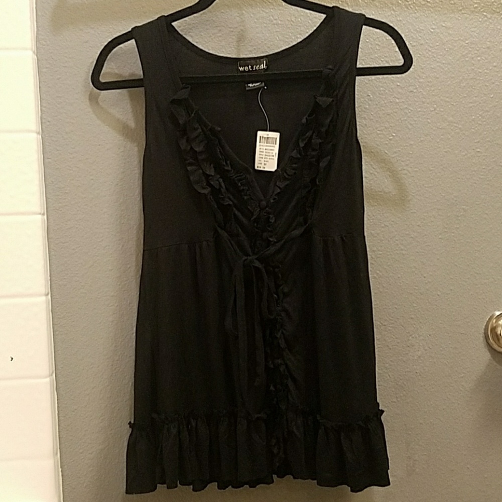Wet Seal NWT Fun and flirty button up tank